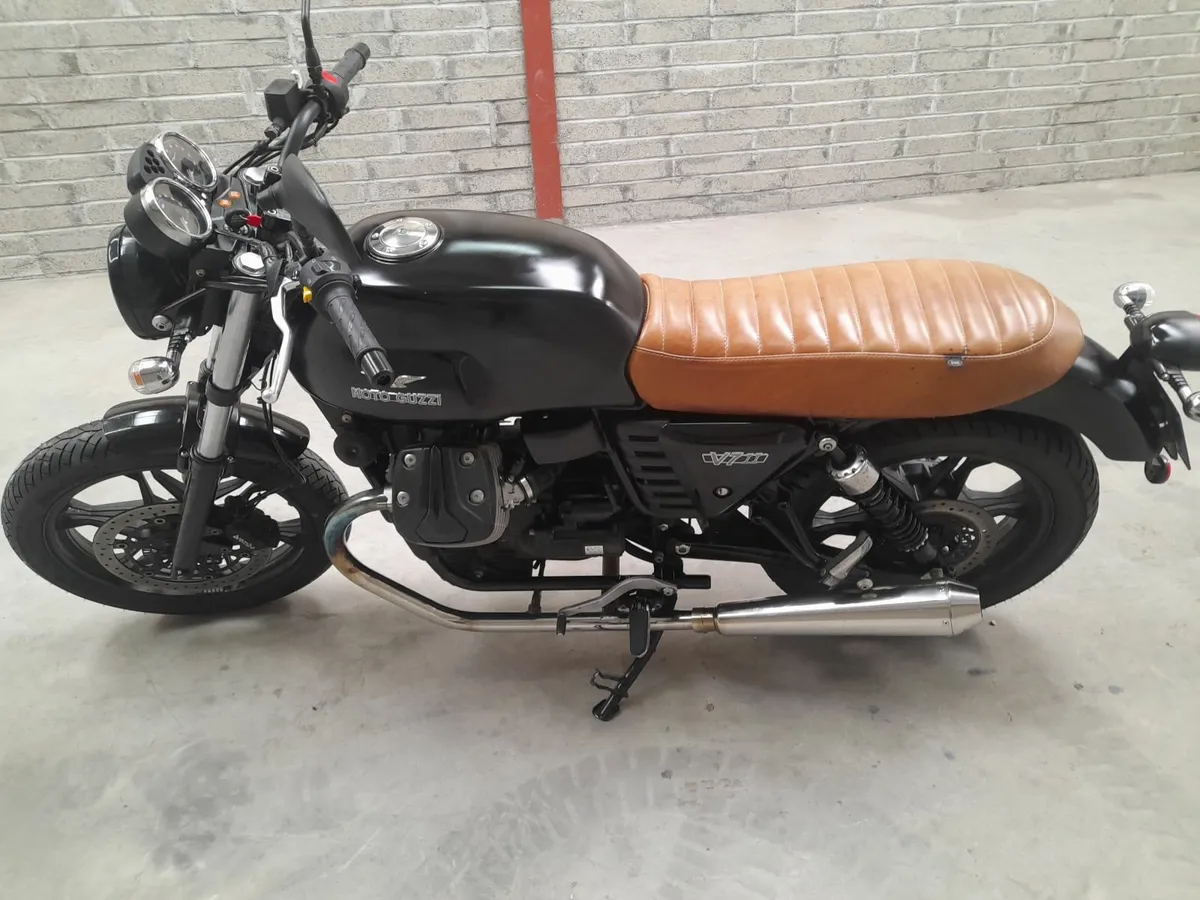 2015  MOTO-GUZZI  V7 Stone  ( Deposit Received ) - Image 2