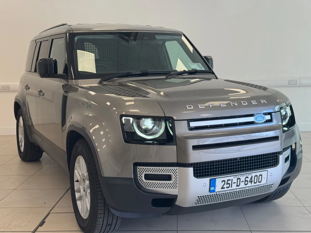 Land Rover Defender 2025 - Image 1