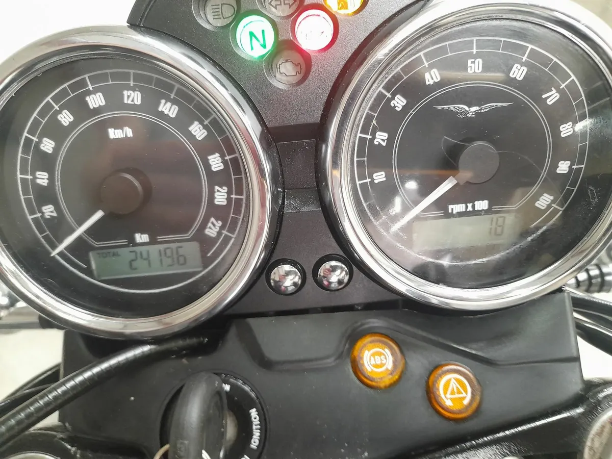 2015  MOTO-GUZZI  V7 Stone  ( Deposit Received ) - Image 3