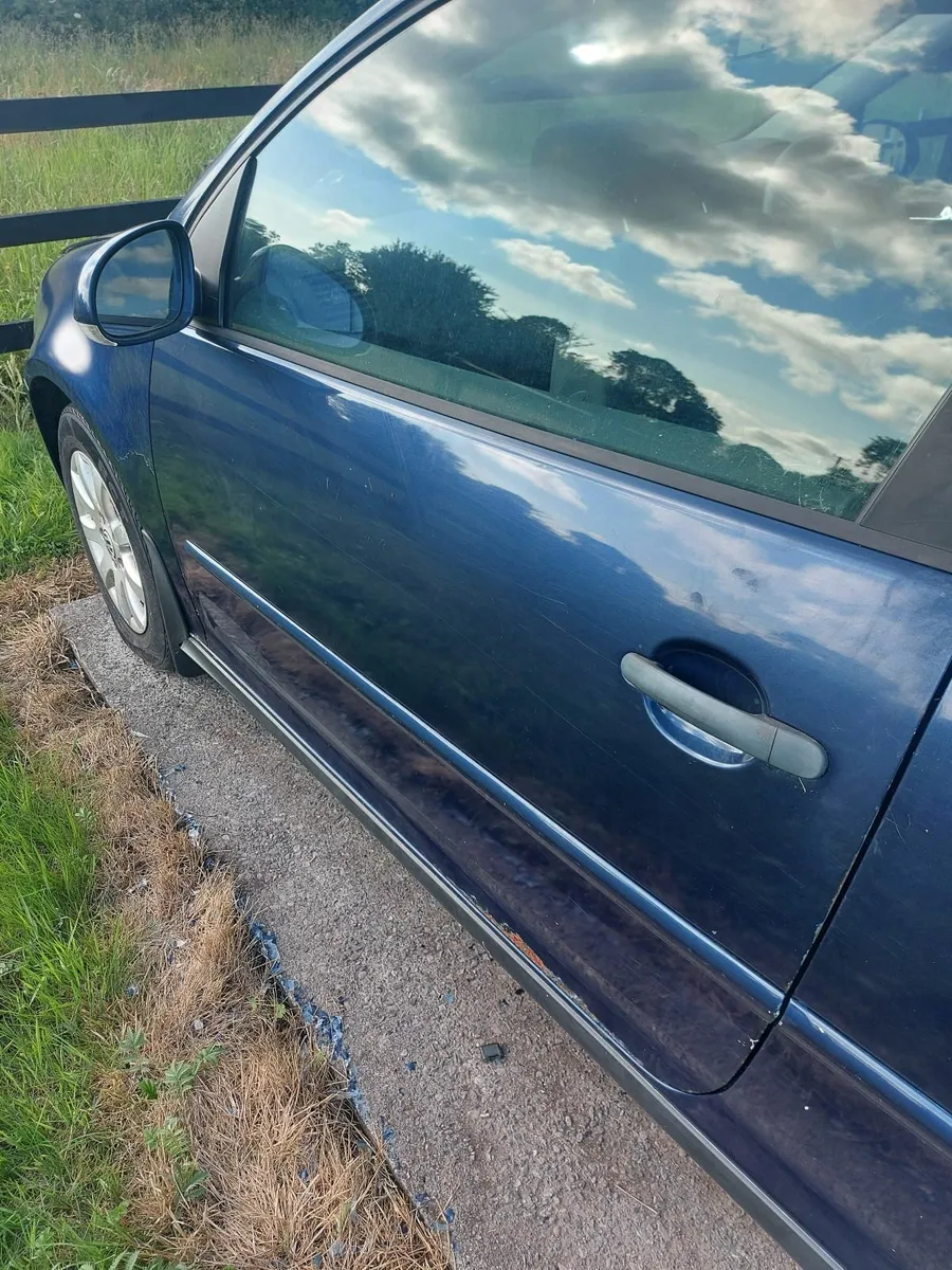 Volkswagen Golf 2005 - Image 2