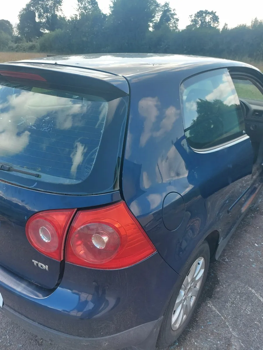 Volkswagen Golf 2005 - Image 1