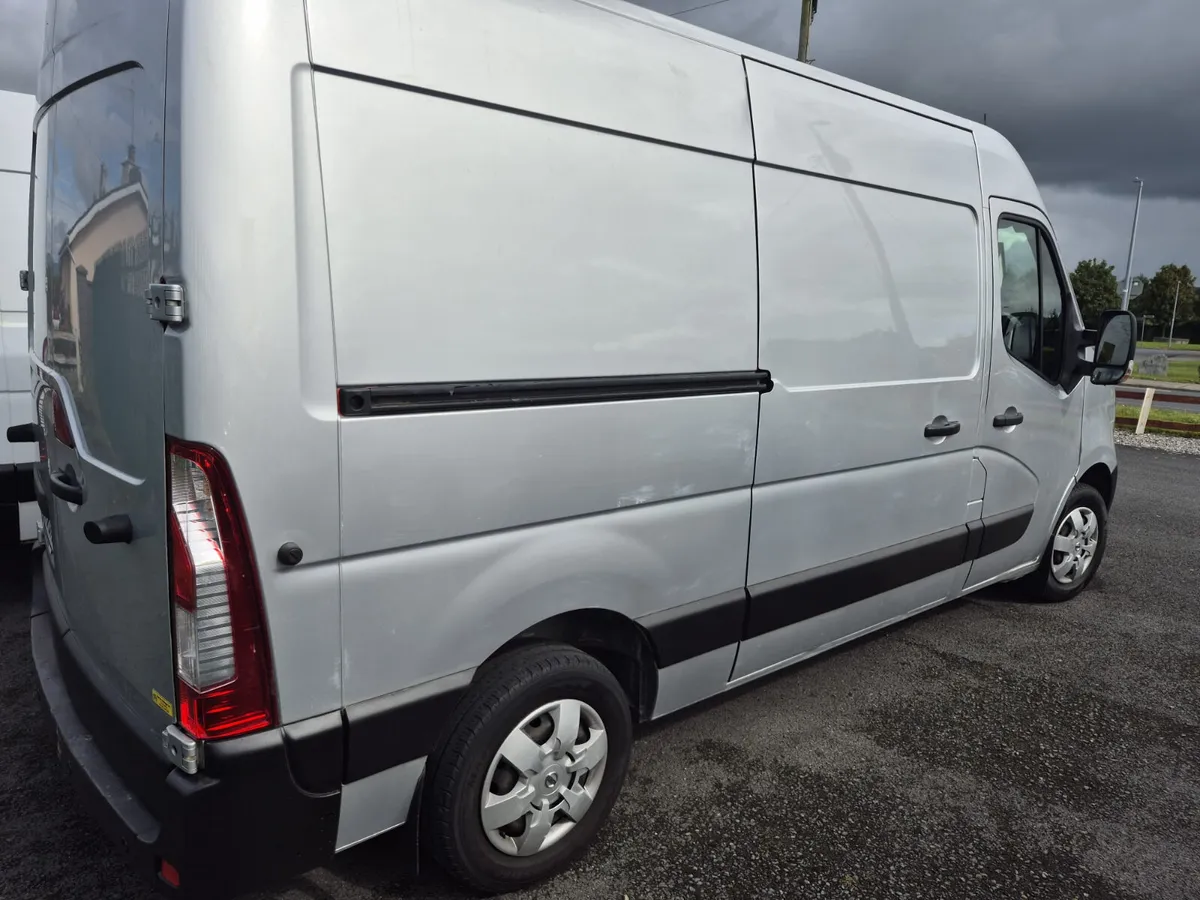 ~Nissan NV400~ 2017~ - Image 4