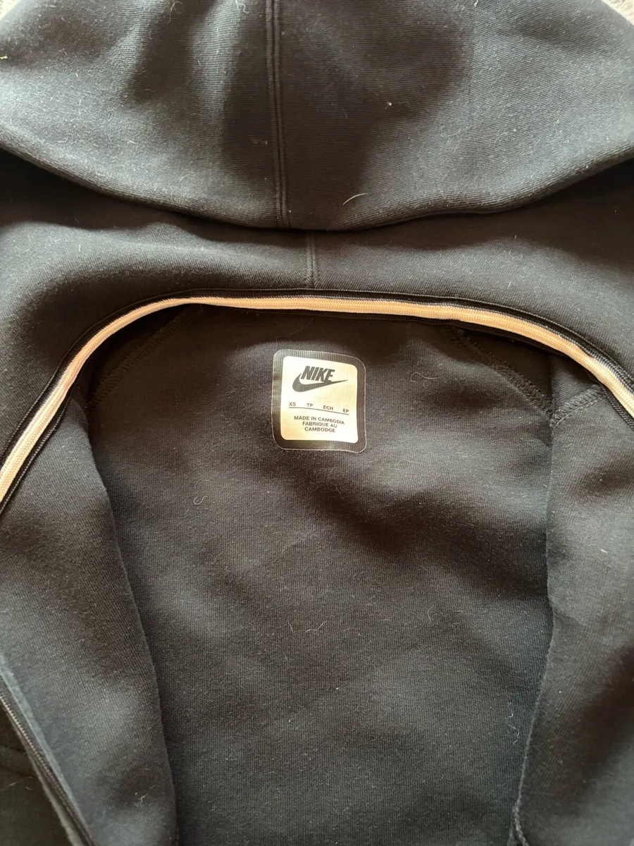 Nike Fleece Hoodie - Image 4