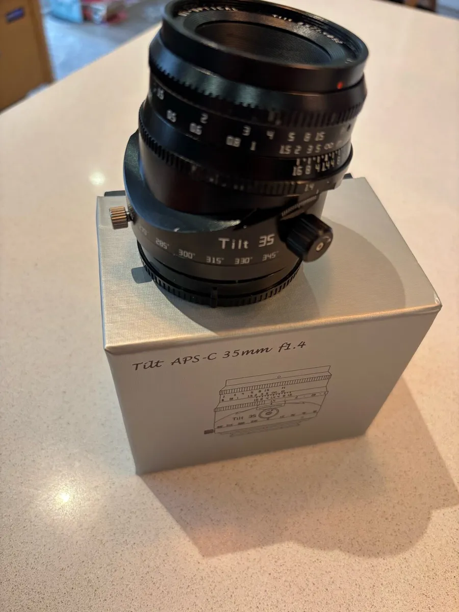TTArtisan 35mm Tilt Lens | Sony E-Mount - Image 3