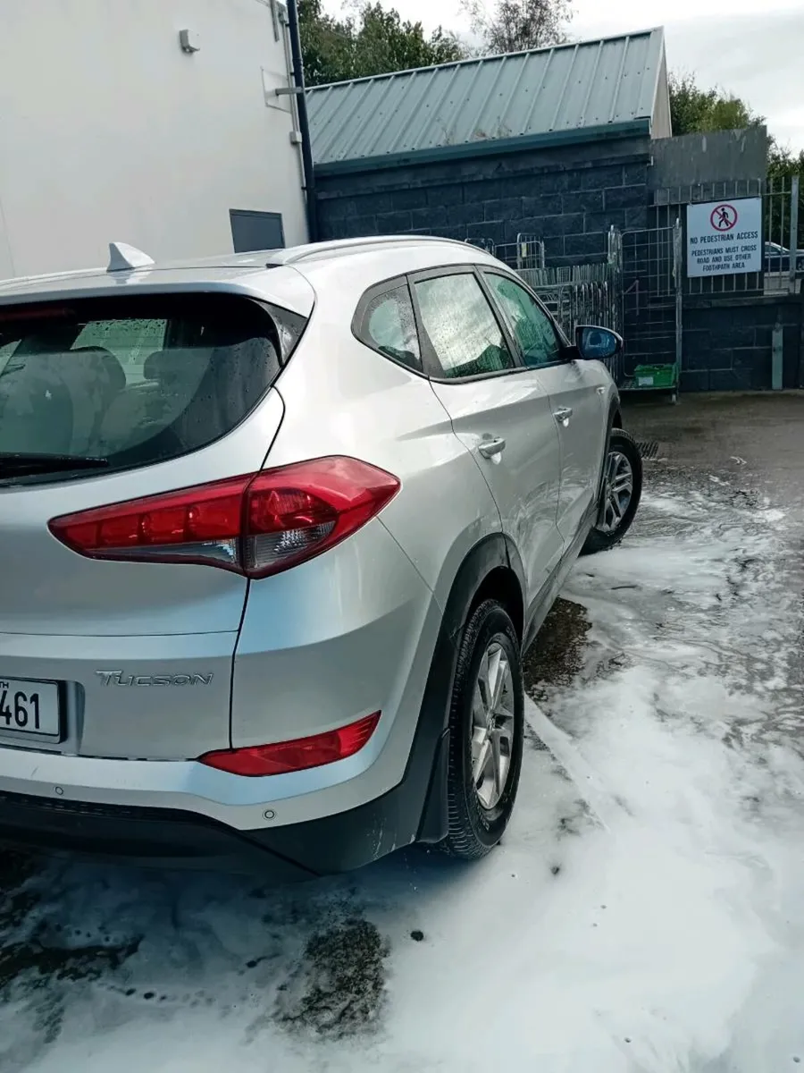 Hyundai tuscan  nctd and taxed  read  add - Image 2