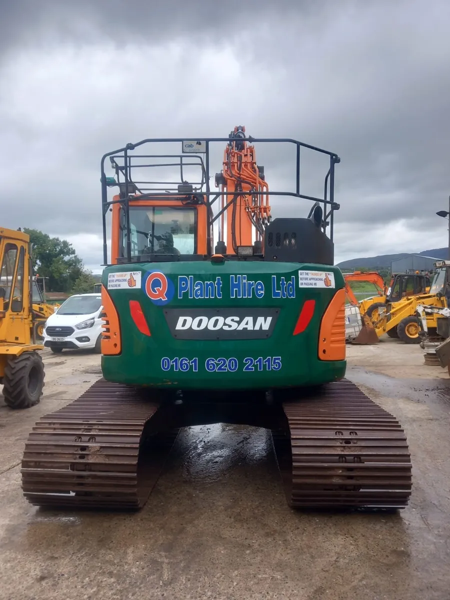 2016 Doosan DX140 LCR - Image 1