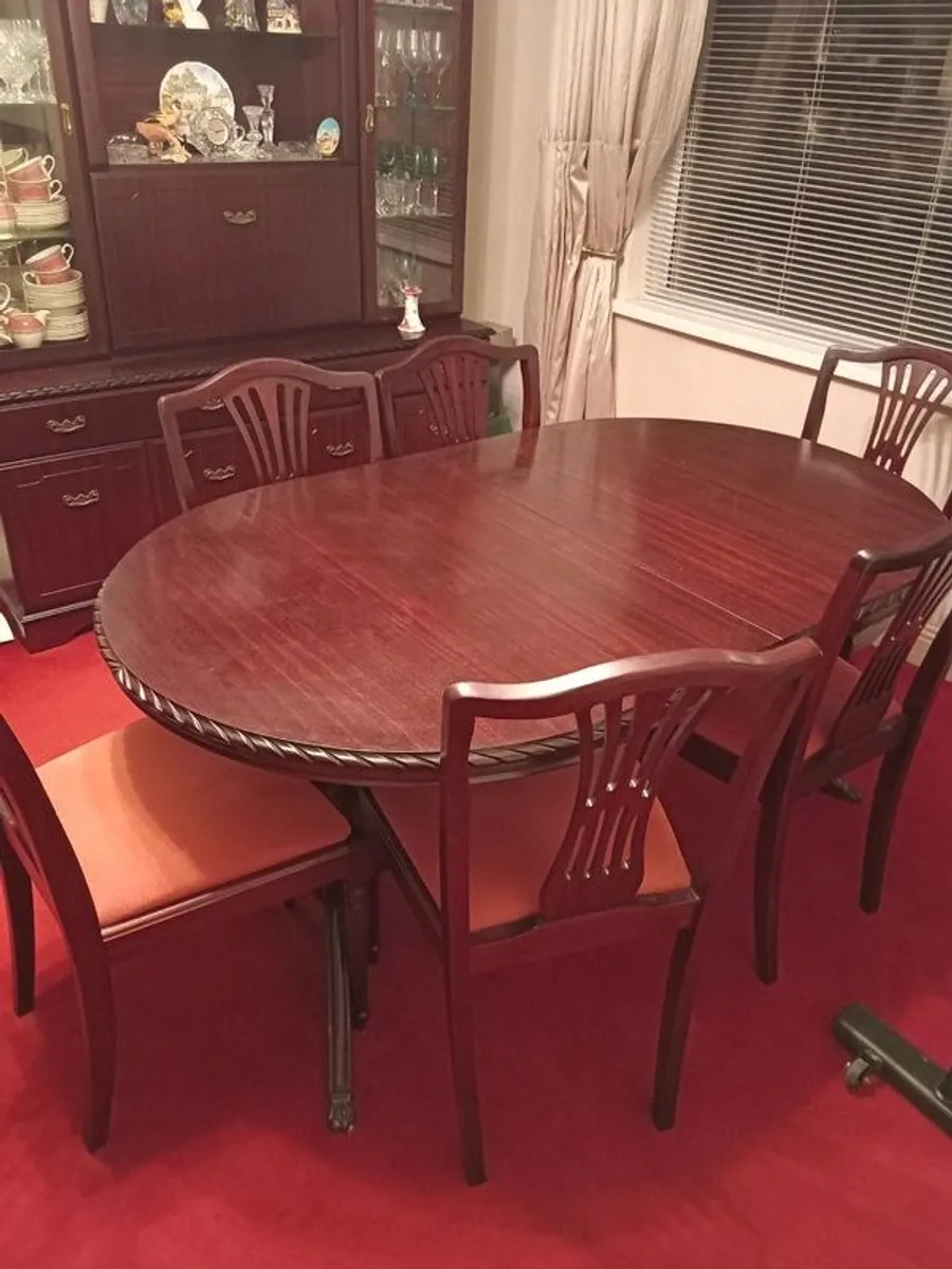 Dining room table and chairs - Image 1