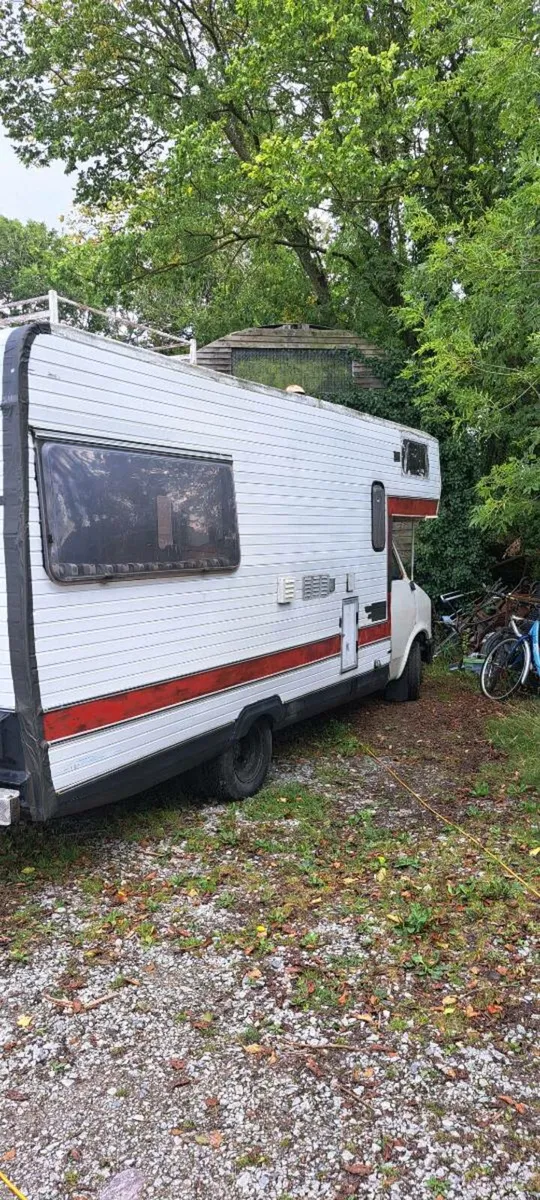 Vintage camper - Image 2