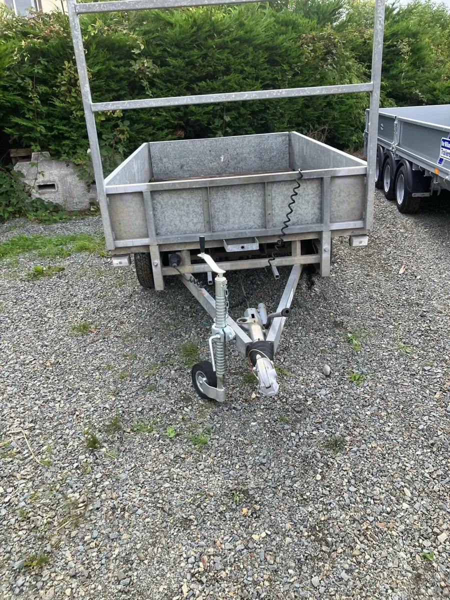 Trailers - Image 1