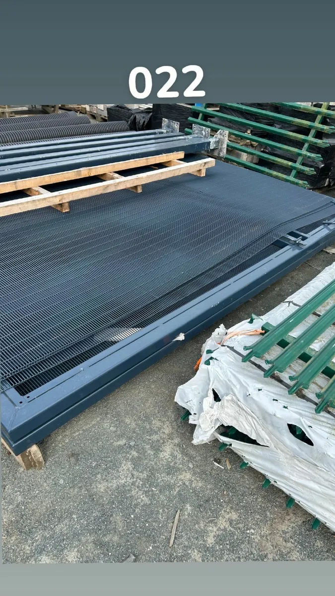 Gates - Image 1