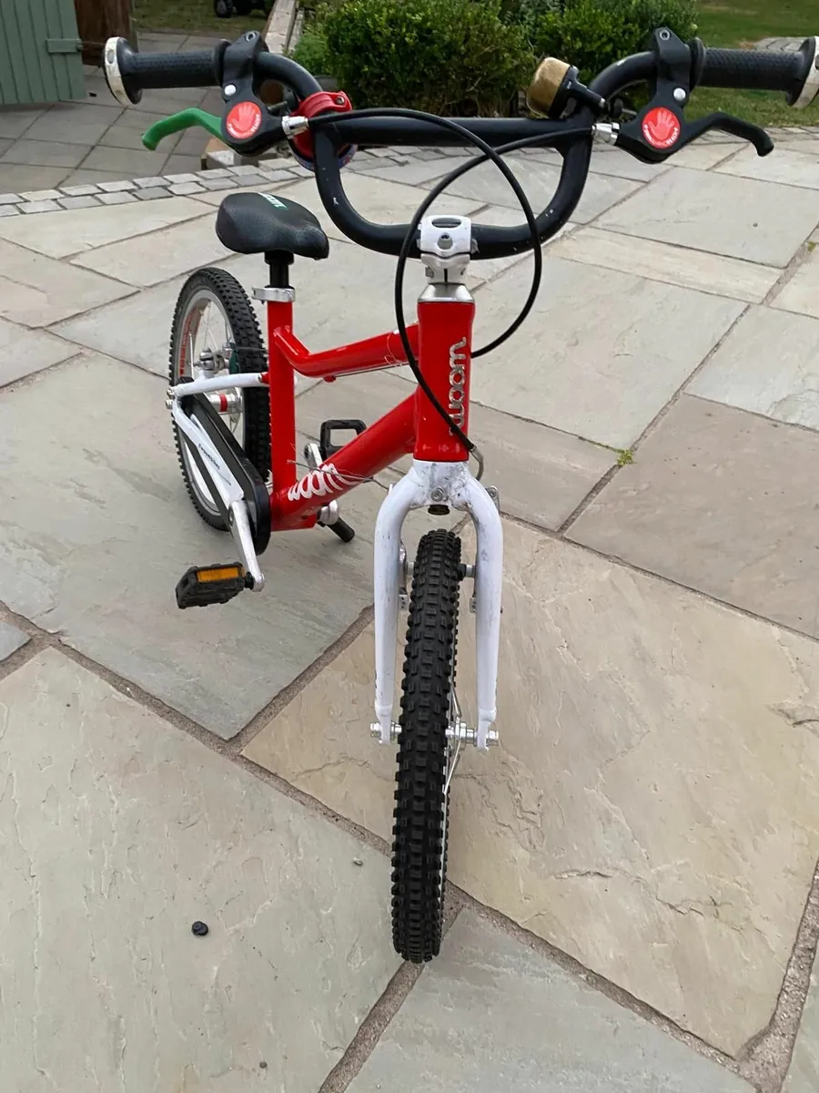 Red Woom 3 bike - Image 2