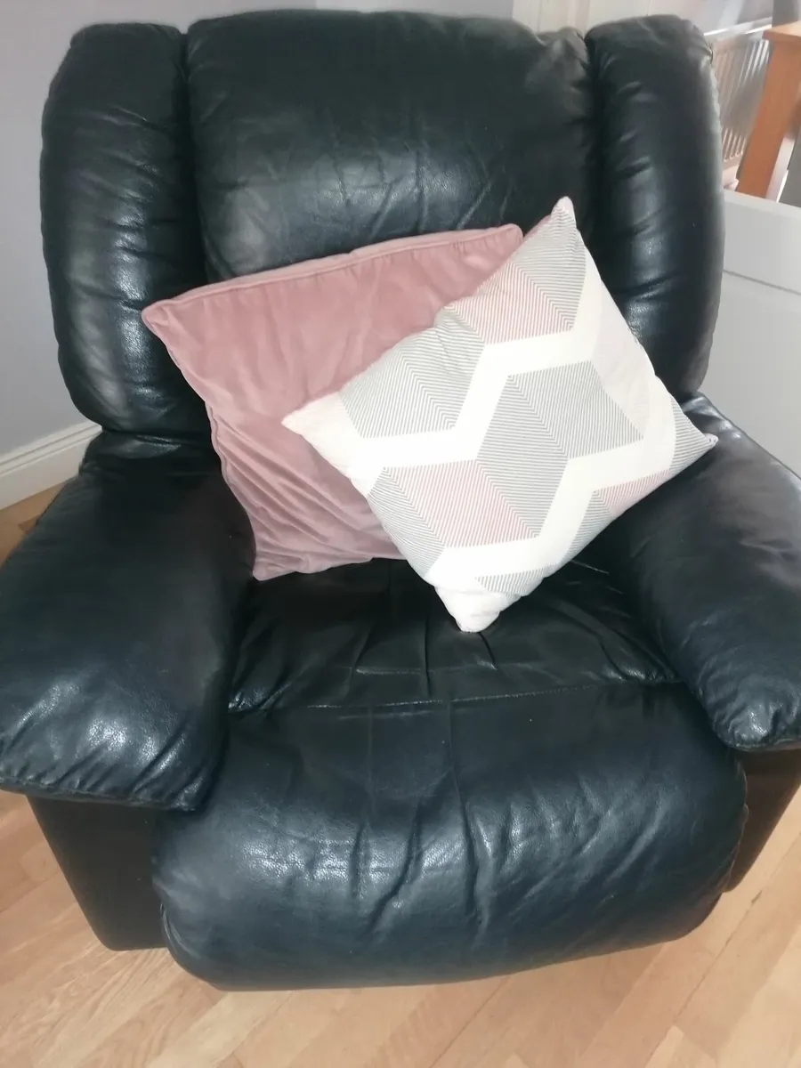 Living room furniture - Image 1
