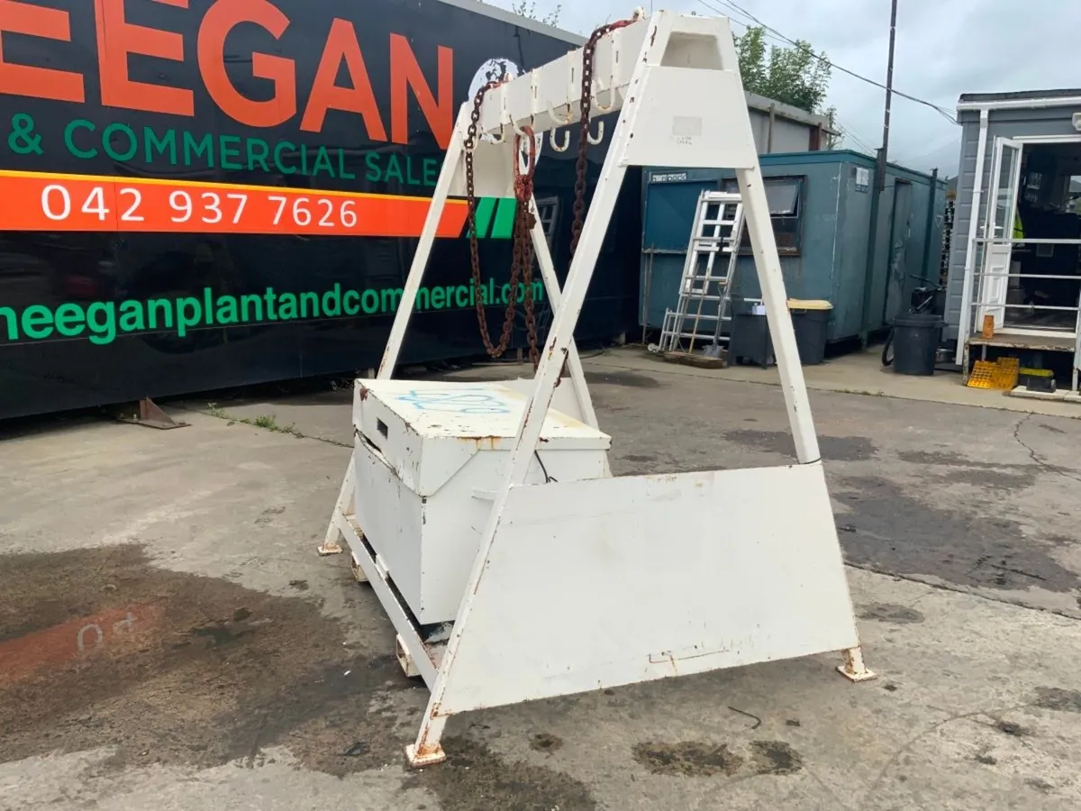 LIFTING CHAINS / TOOL STORAGE RACK .........4829. - Image 2