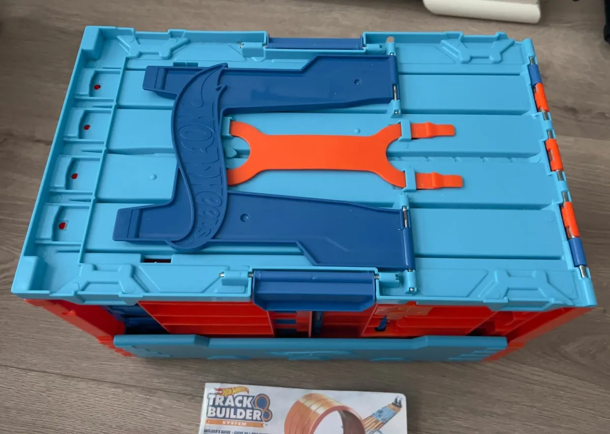 Hot Wheels Track Builder System Race Track Crate - Image 2