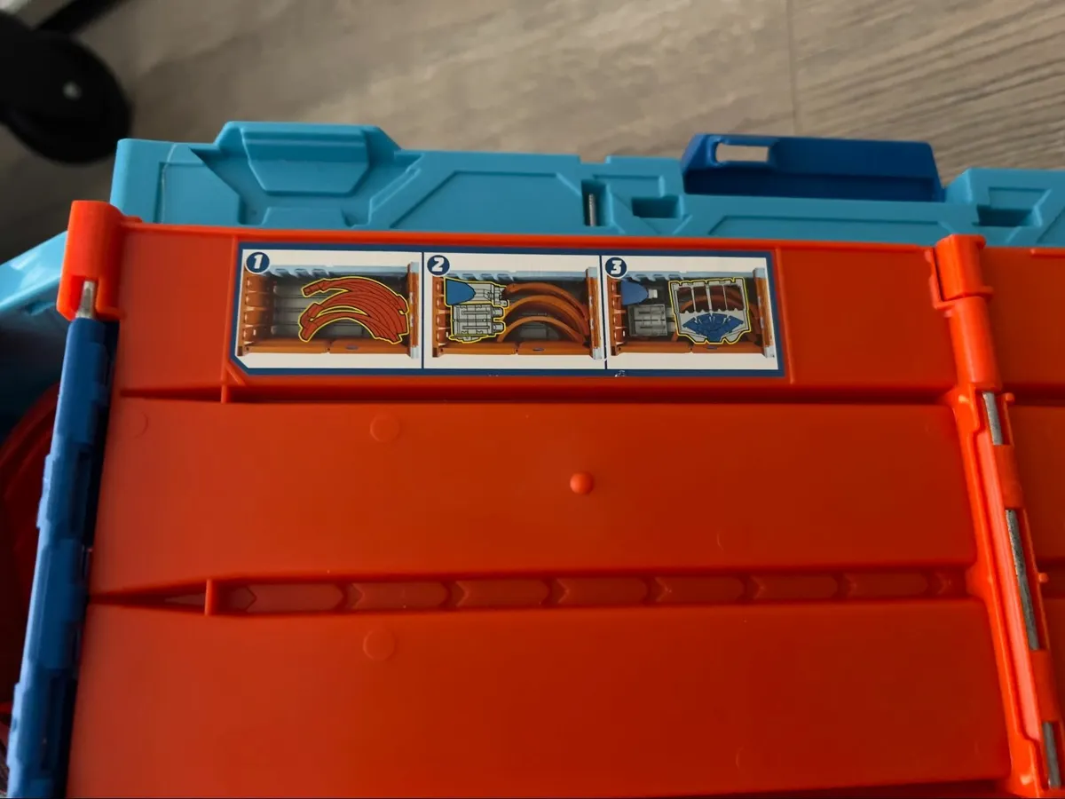 Hot Wheels Track Builder System Race Track Crate - Image 4