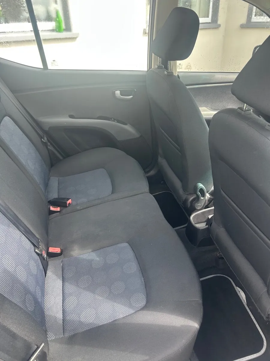 Hyundai i10 1.1L Petrol - Image 4