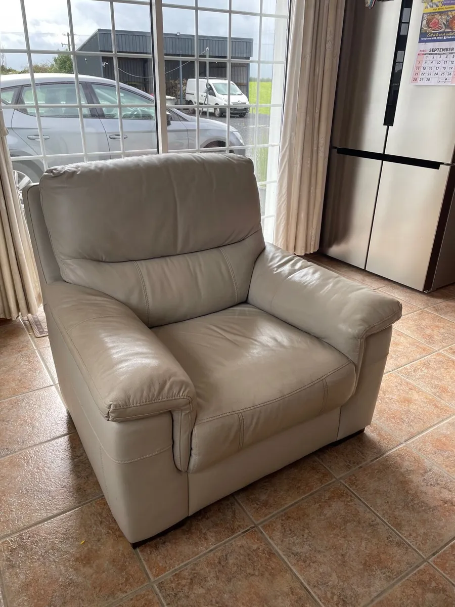 Armchairs and 2-seater - Image 2