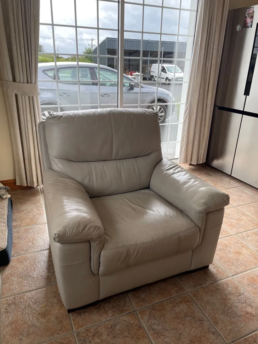 Armchairs and 2-seater - Image 3