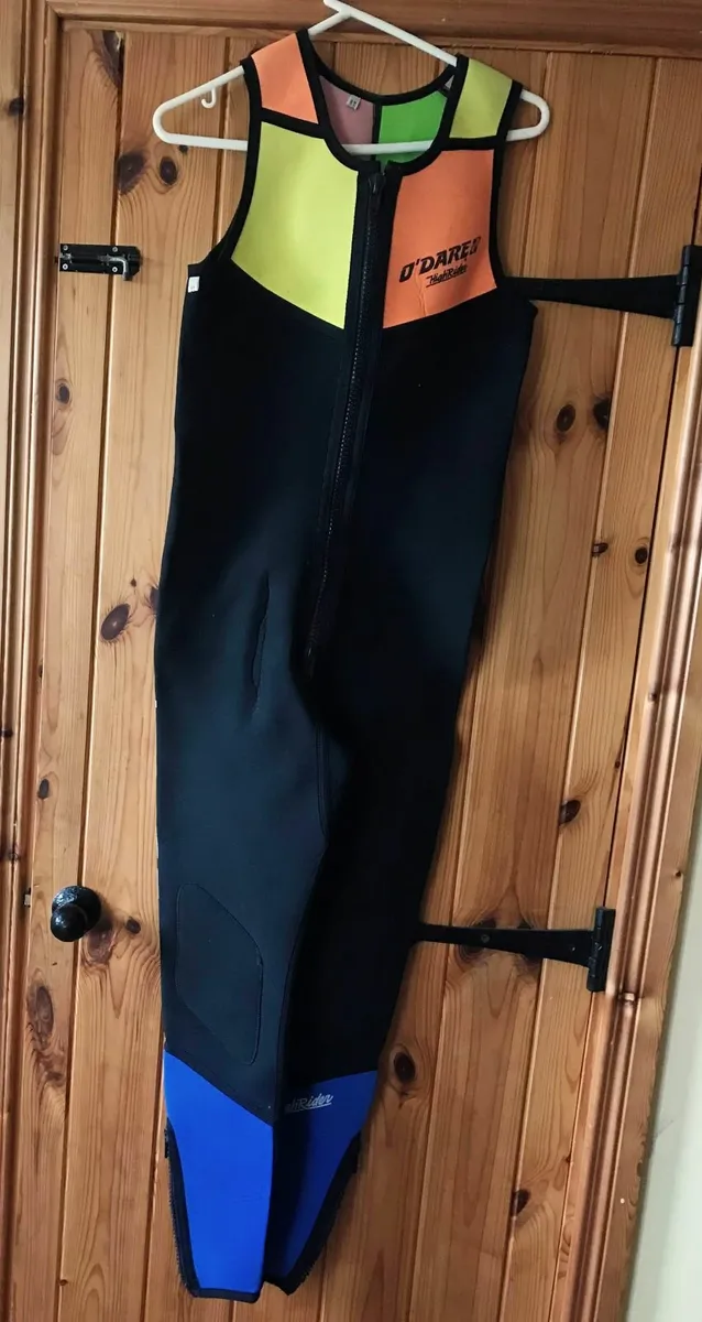 NEW Sleeveless wetsuit - Image 1