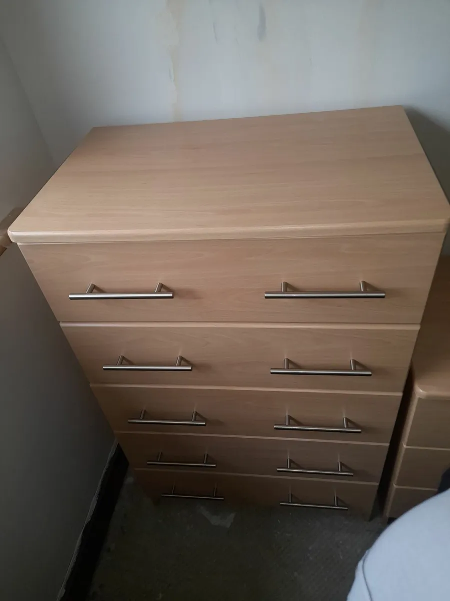 Chest of drawers + two bed side lockers €40 ono - Image 1