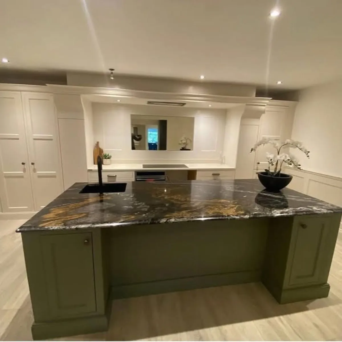 Ex display kitchens - Image 1