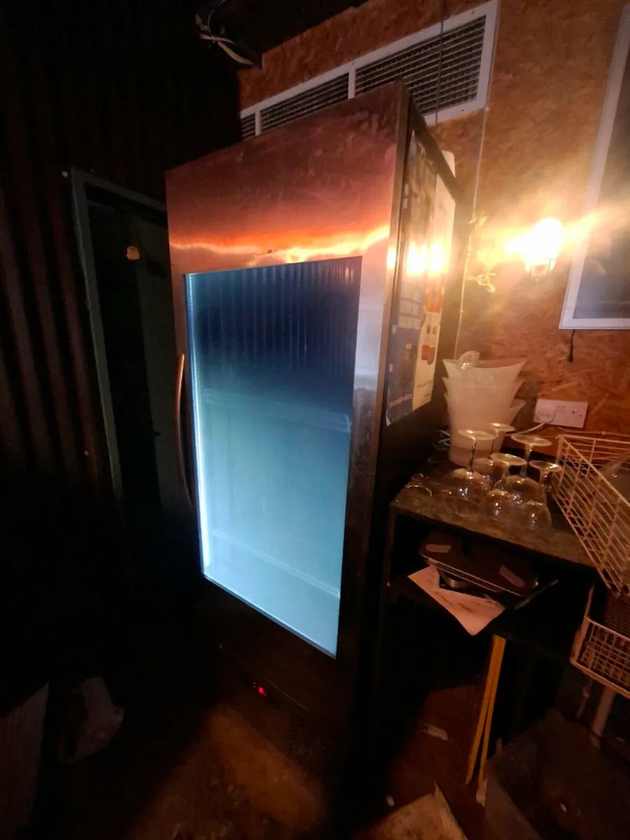 Led screen Bar fridge perfect working order - Image 1