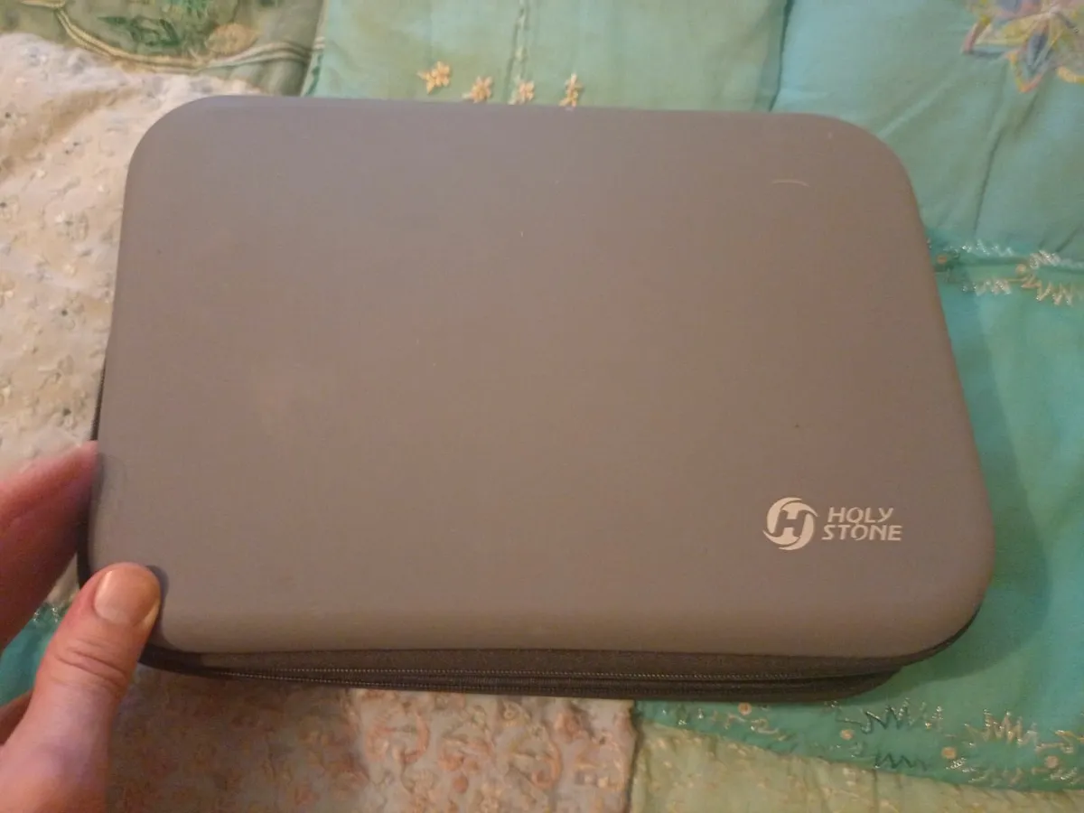 Holy Stone hs720 Drone, mint condition. - Image 3