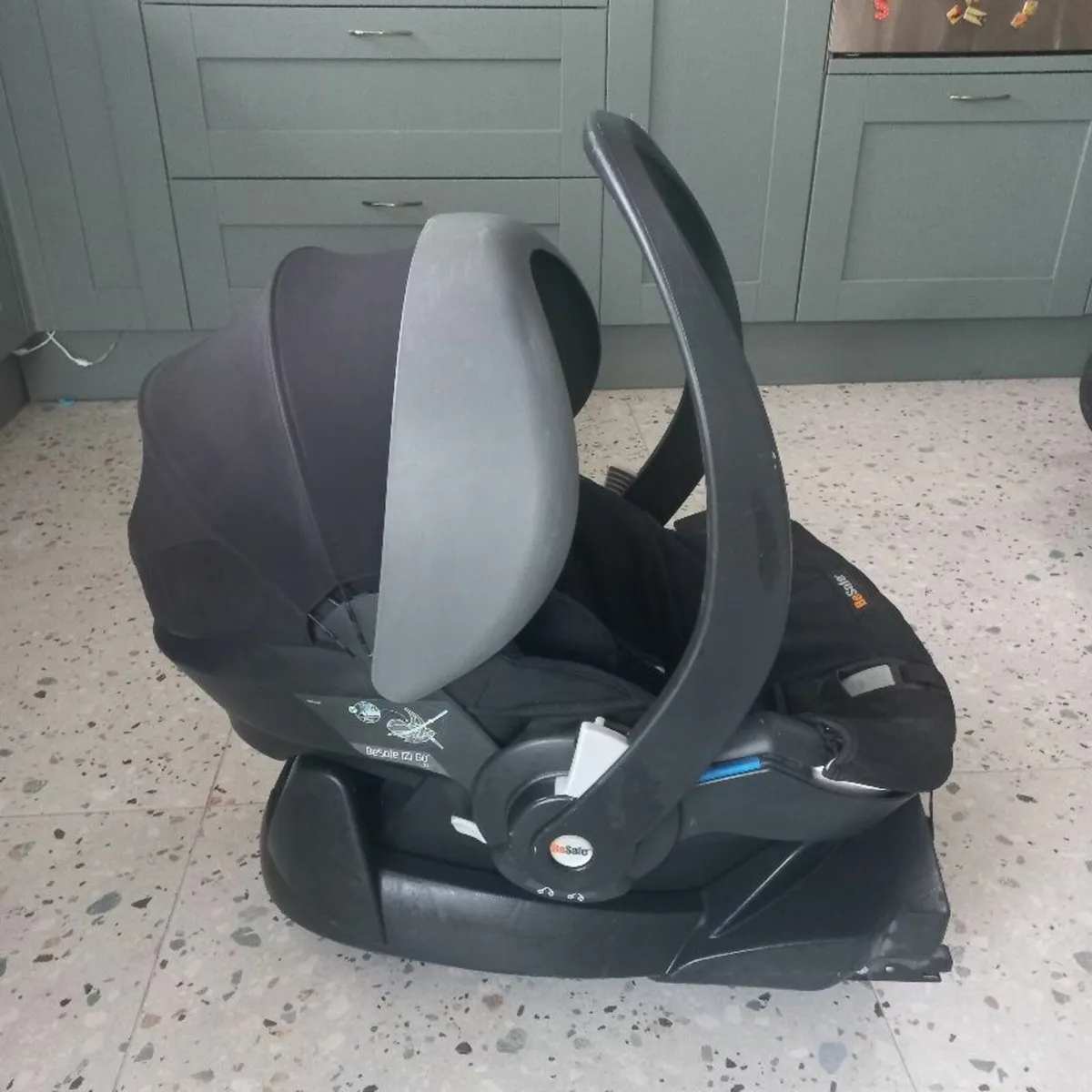 Uppababy Vista 2019 + BeSafe Car Seat - Image 3
