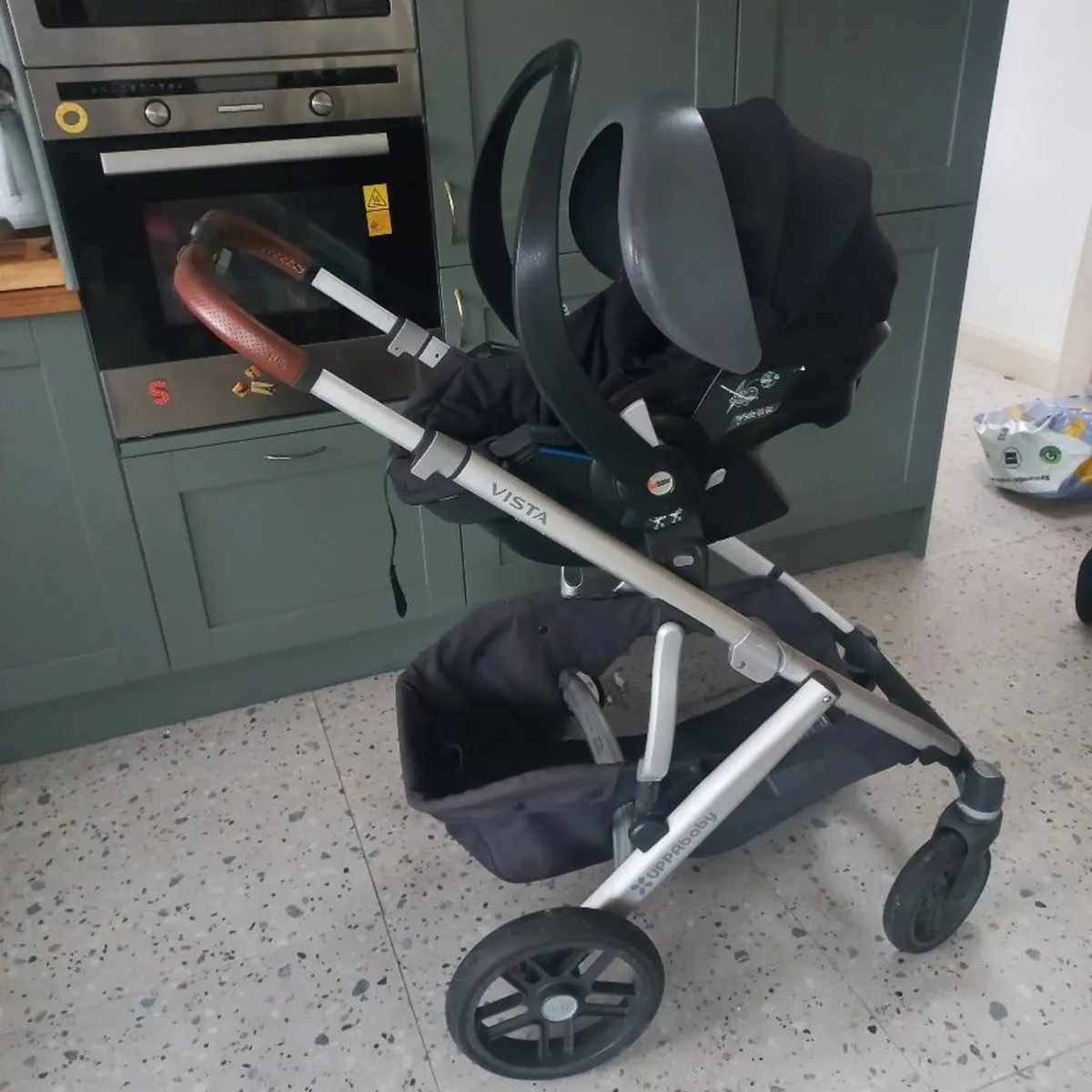 Uppababy Vista 2019 + BeSafe Car Seat - Image 4