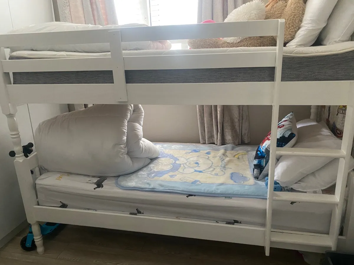 Bunk beds - Image 1