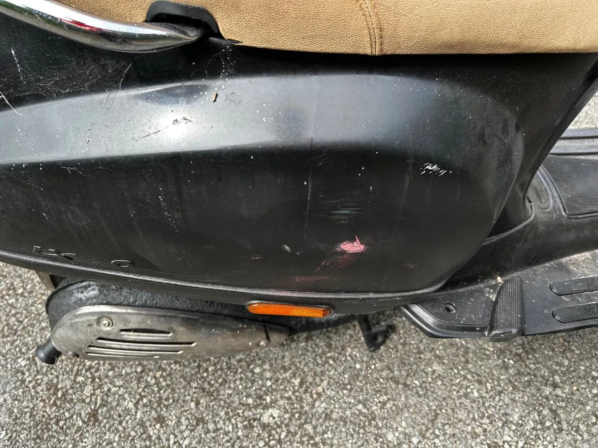 09 Piaggio / Vespa lx 50 - Image 3