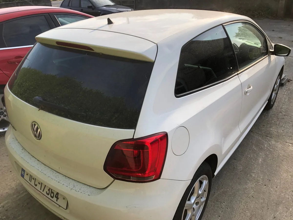 Volkswagen Polo 2011 - Image 2