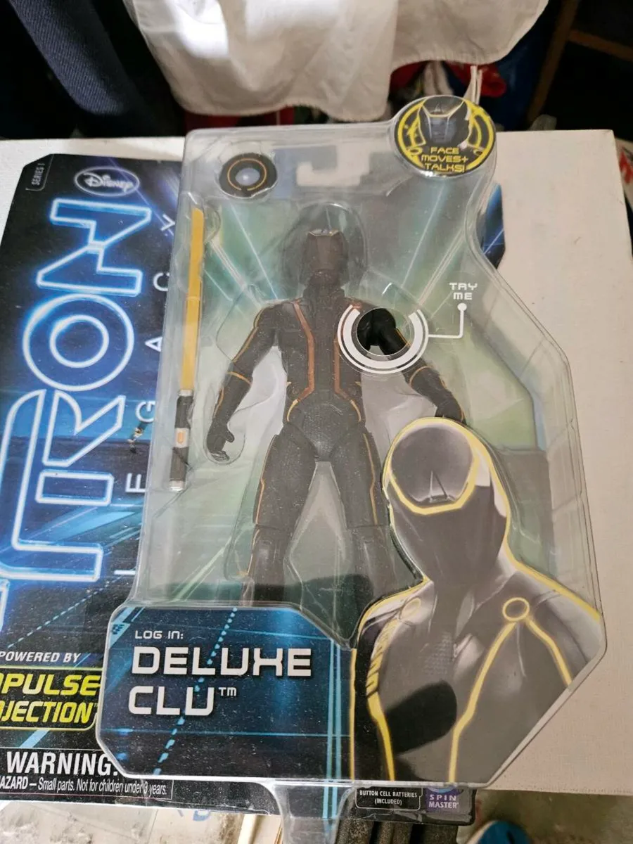 Disney Tron De Luxe CLU Figure - Image 3