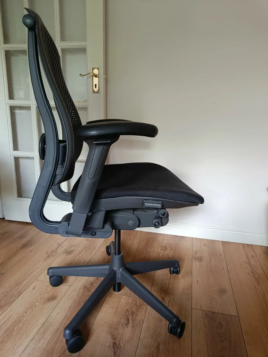Herman Miller Celle Chair - Image 3