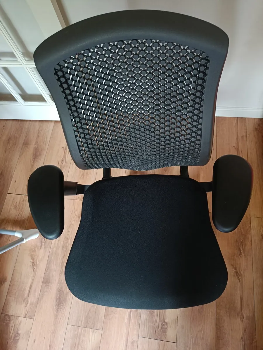 Herman Miller Celle Chair - Image 4