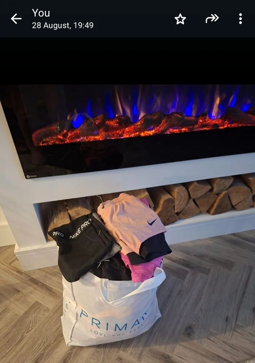 Girls clothes - Image 1