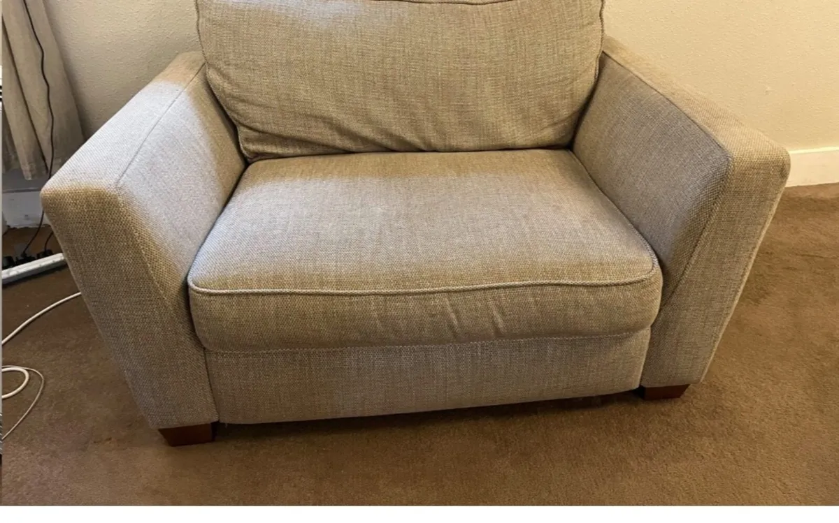 Free Cuddler armchair - Image 4