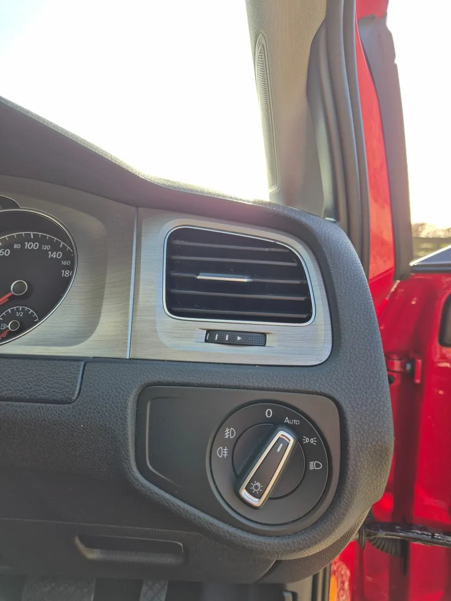 Volkswagen Golf 2014 - Image 2
