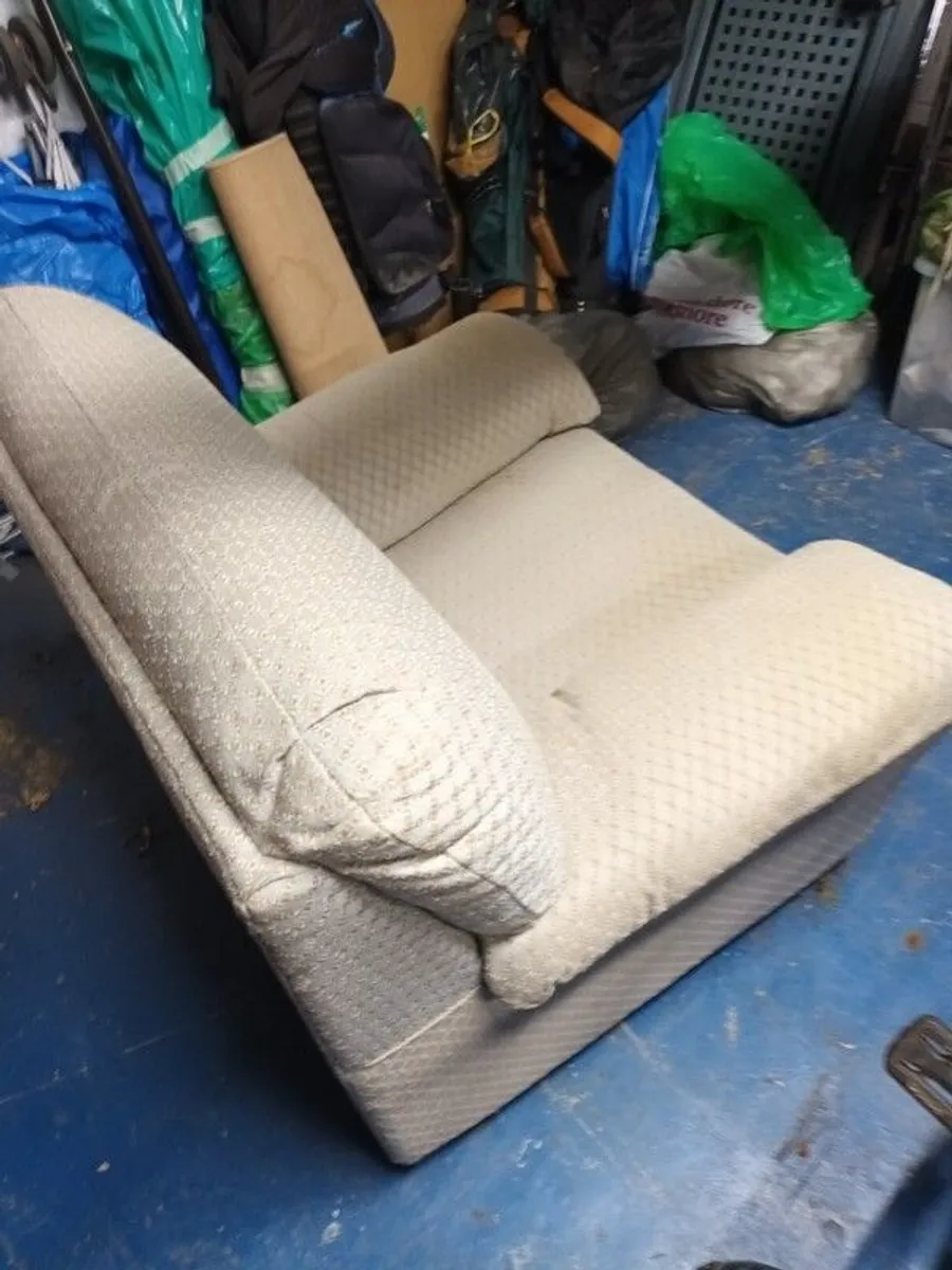 armchair - Image 2