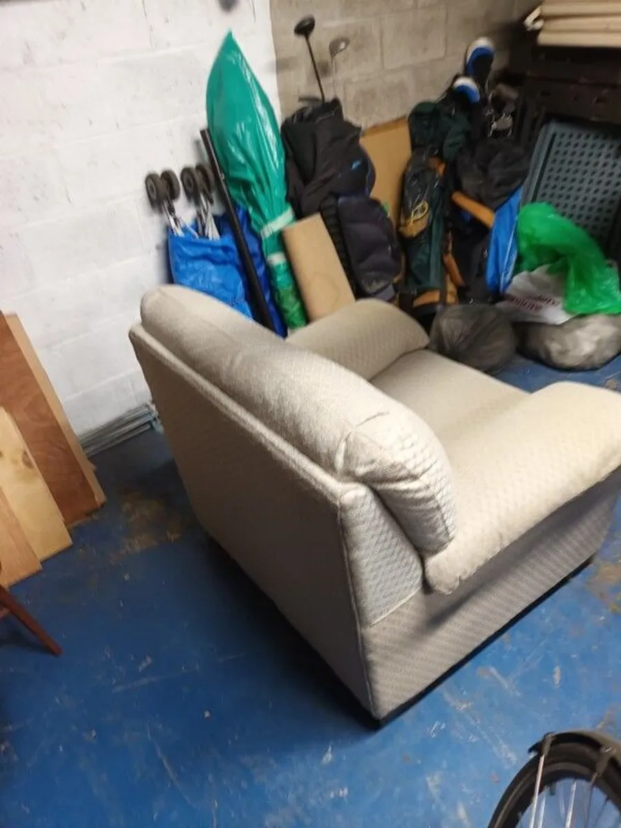 armchair - Image 3