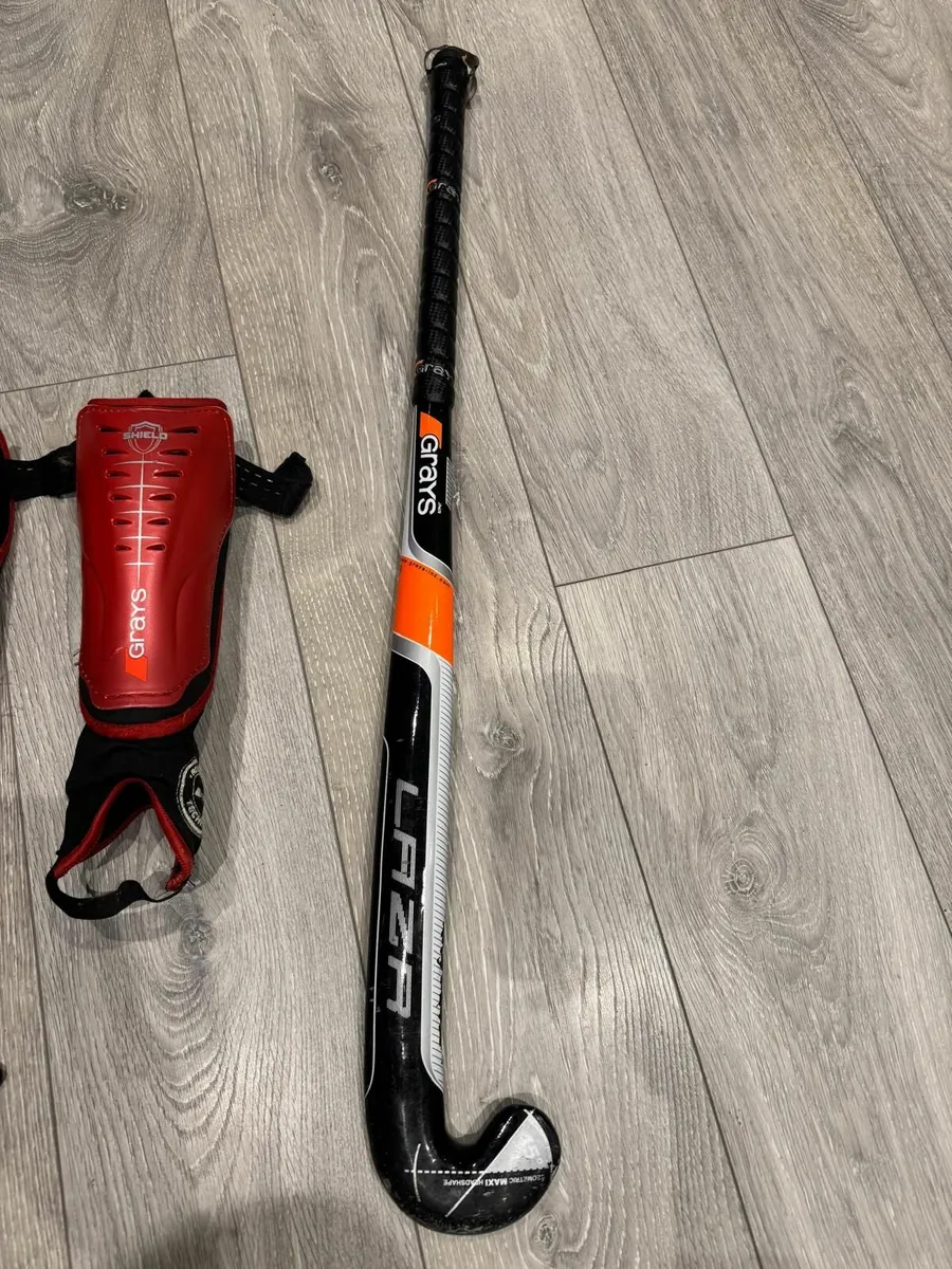 Large Gryphon Hockey Bag and accessories - Image 2