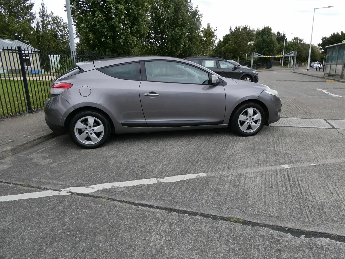Renault Megane 2010 - Image 1