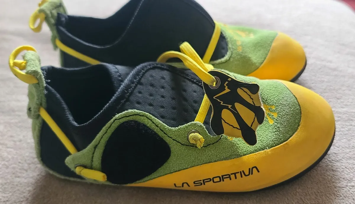 Kids climbing shoes size 32  la sportiva - Image 1