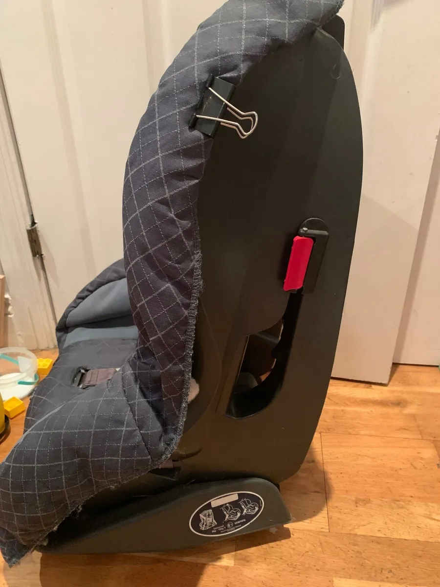 Child Car seat - Image 3