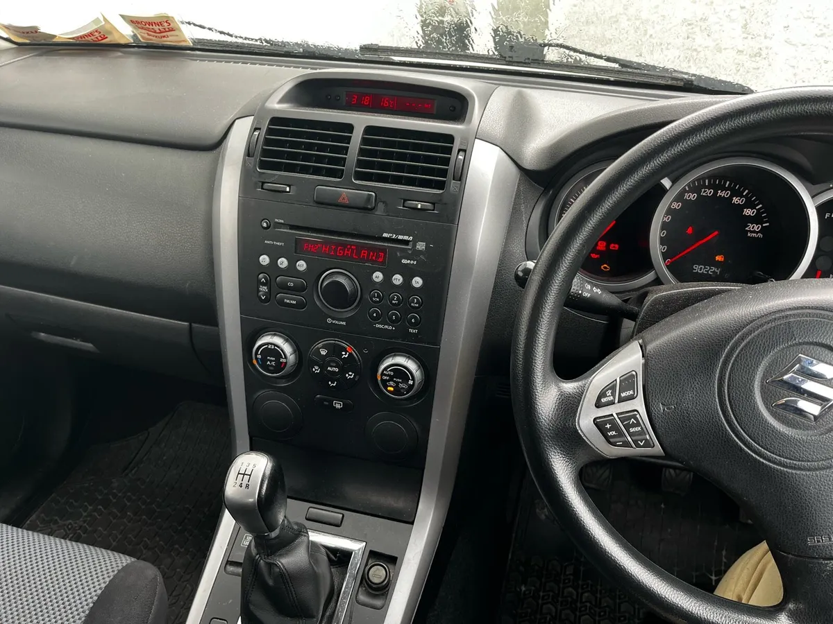 Suzuki Vitara 2007 4x4 1.6 Petrol - Image 3