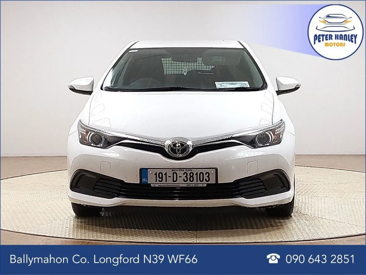 Toyota Auris 1.4 D-4d (90) 5Dr Aura - Image 2