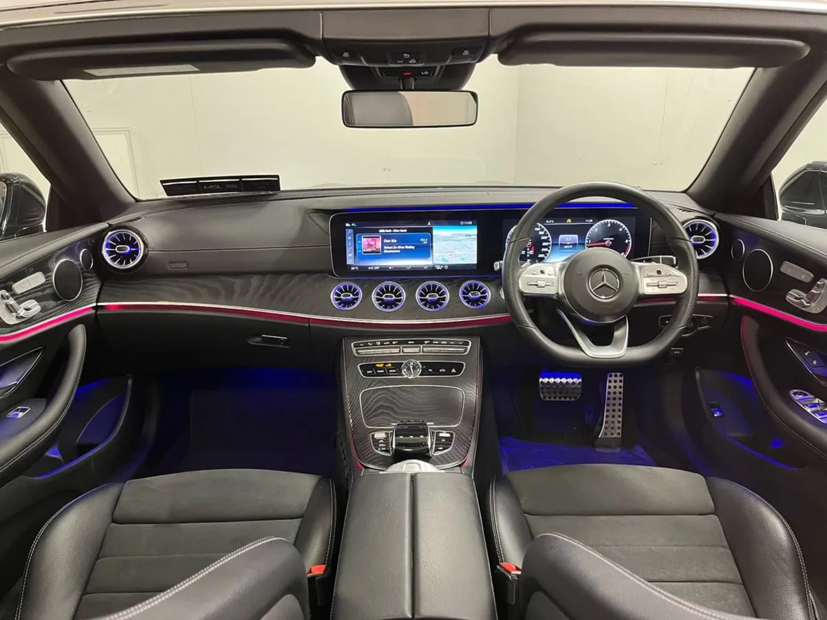 Mercedes-Benz E-Class 220d AMG Cabriolet - Revers - Image 4