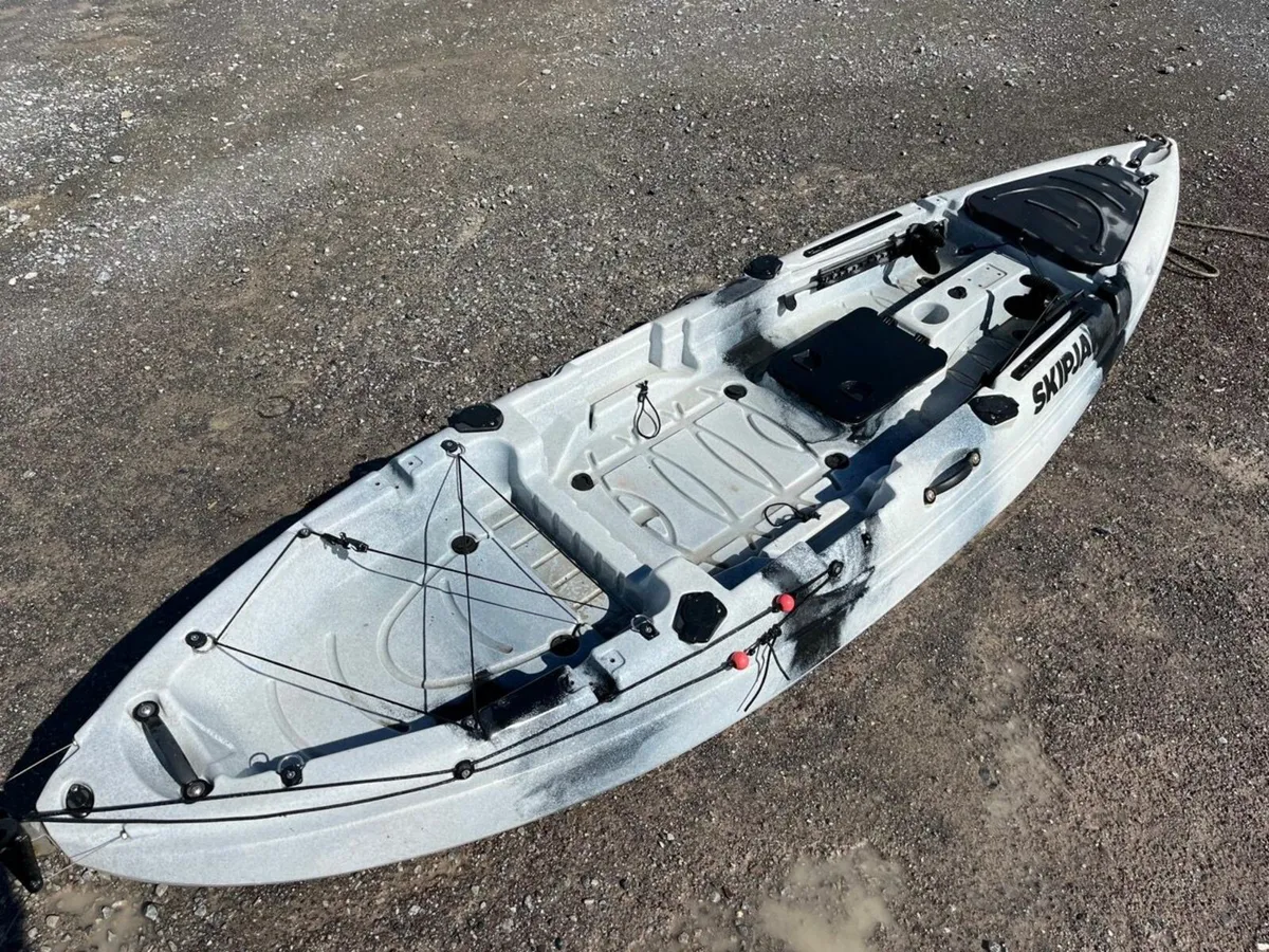 The SkipJak FishJak 10 - Deluxe 10ft Kayak - Image 4