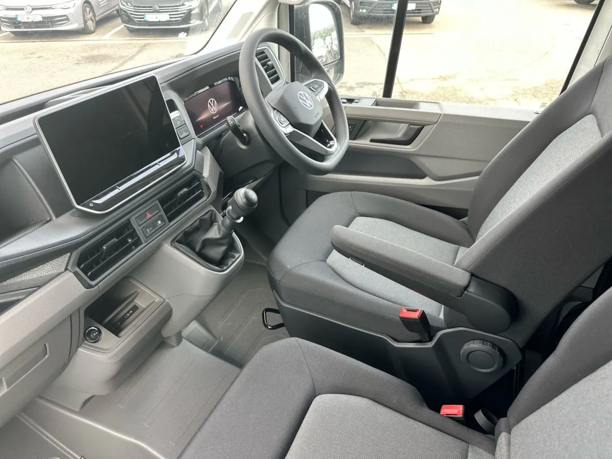 Volkswagen Crafter Trendline 30 MWB 140BHP Manual - Image 3