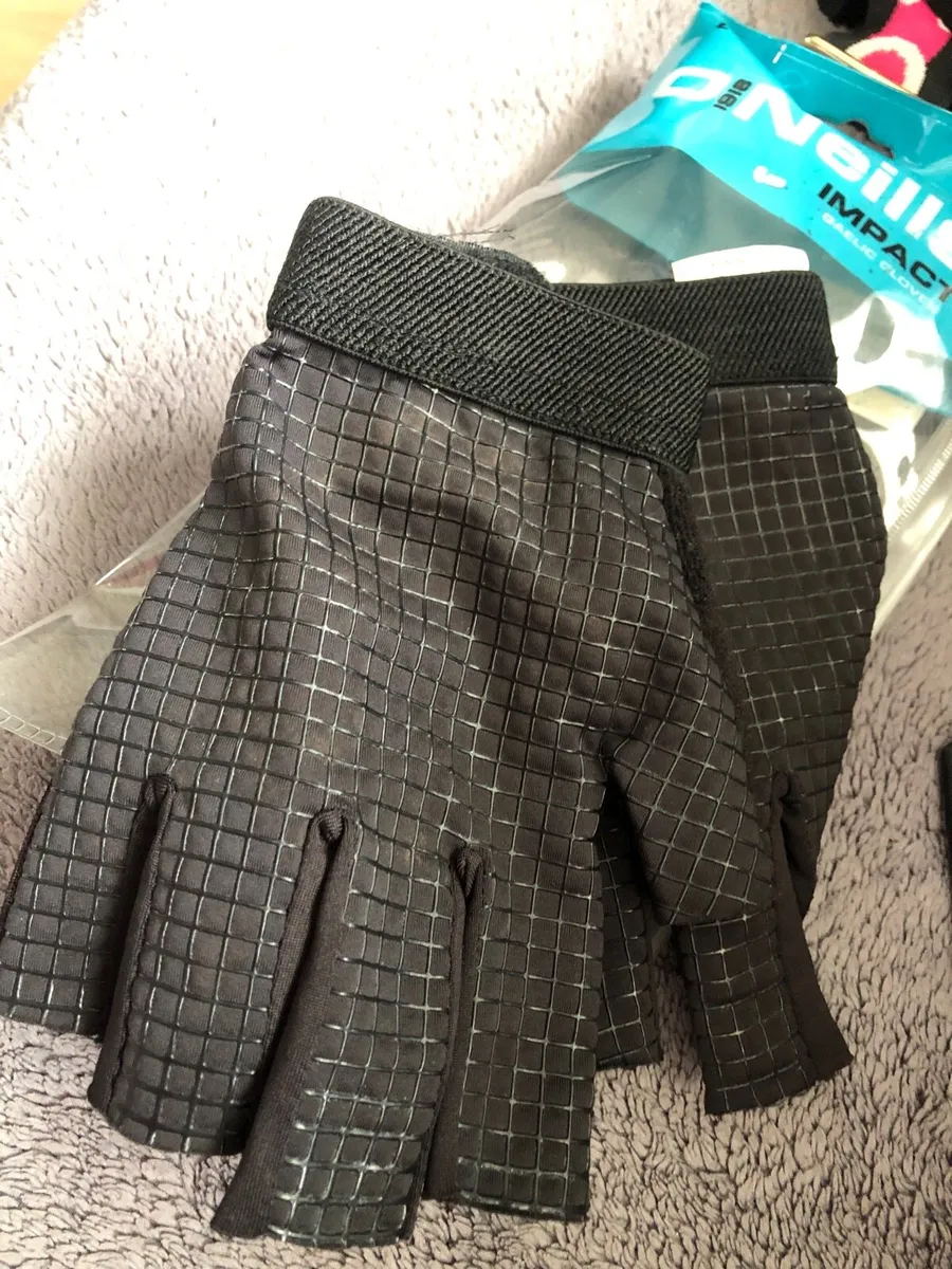 Gaelic gloves size M €5 - Image 2